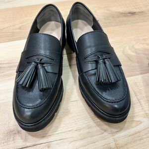 Stuart Weitzman Tassel loafers size 8